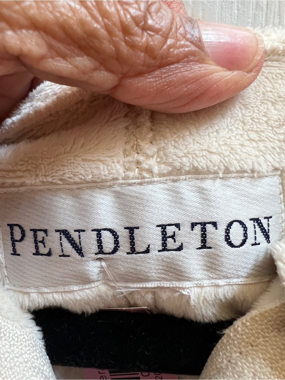 Pendleton Cream Plush Fleece Hooded Zip Vest Sleeveless Cozy Cabincore Outdoor - Picture 4 of 4